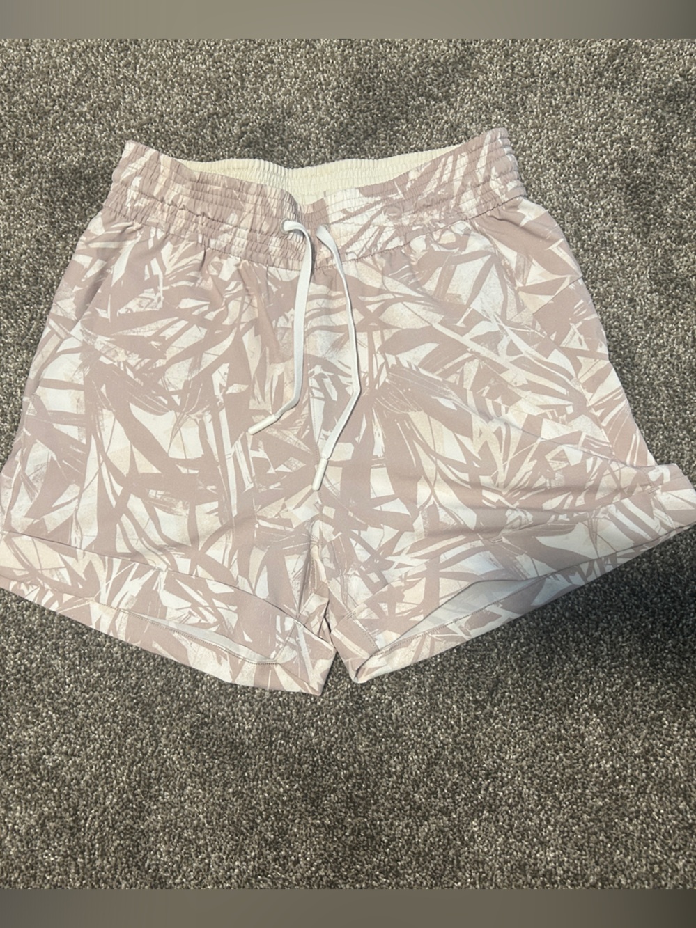 Lululemon Spring Break Away Short - Picture 4 of 5
